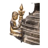 Lackierte und vergoldete Buddhafigur, Burma, 17./18. Jhdt.
