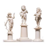 Drei Putti aus Elfenbein, M. Levy, Dieppe, Frankreich, 18. Jhdt.