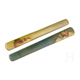 Zwei Lack-Papiermesser mit Sommer- und Wintertroika, Russland, Ende 19. Jhdt.