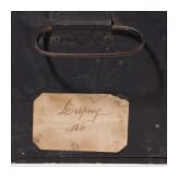 Zweispitz im Koffer und Epauletten, Frankreich, um 1900