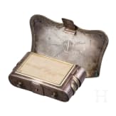 Bedeutender silberner Kartuschkasten als Ehrengeschenk an Gro&szlig;f&uuml;rst Mikhail Nikolaevitch Romanov von Kommandeuren der 2. Leibgarde-Artillerie-Brigade zu Pferd, Russland, datiert 1885