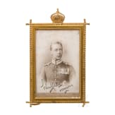 Kronprinz Wilhelm von Preu&szlig;en - Widmungsportr&auml;t im Geschenkrahmen, um 1905