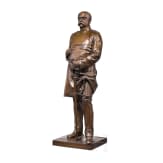 Fritz Schaper (1841 - 1919) - Figur von Bismarck in K&uuml;rassieruniform