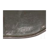 Stahlhelm M16 mit Tarnanstrich und Stirnschutzplatte