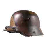 Stahlhelm M 16 mit Mimikry- Tarnanstrich