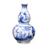 A Chinese blue and white double-gourd vase, probably Kangxi period, 18th century