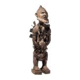 A Congolese Nkisi power figure ("nail fetish" of the Bakongo), a Mozambican mask (Makonde) and a bronze bag (Benin)