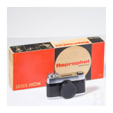 A Zeiss Ikon microscope or telescope camera and a Zeiss Reprophot universal reproducer