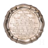 K&ouml;niglich Bayerisches 7. Chevaulegers-Regiment "Prinz Alfons" - zwei Silberteller als Offiziersgeschenk, datiert 1911