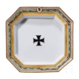 Feldmarschall Ludwig Yorck von Wartenburg (1759 - 1830) - Porzellansch&uuml;ssel aus dem Feldherren-Service mit dem Eisernen Kreuz der KPM, um 1815/20