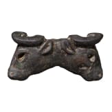 Zwei antithetisch angeordnete Stierk&ouml;pfe, Bronze, neosumerisch, sp&auml;tes 3. Jtsd. v. Chr.