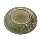 Gro&szlig;e Longquan-Seladon-Schale, China, wohl Yuan-Dynastie