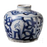 Kleines blau-wei&szlig;es Gef&auml;&szlig; mit Hirschen, China, Ming-Dynastie (1368 - 1644)