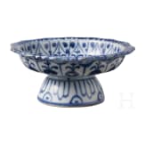 Blau-wei&szlig;e Tazza (Fu&szlig;schale), China, 19. Jhdt.