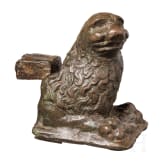 L&ouml;wenfu&szlig; eines Rednerpults oder Leuchters aus Bronze, Norditalien, 13./14. Jhdt.