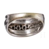 Wei&szlig;goldring mit Diamanten