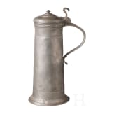 Gravierte Palmettenkanne aus Zinn, Siebenb&uuml;rgen, Sch&auml;ssburg (Sighisoara), fr&uuml;hes 17. Jhdt.
