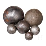 Rohlinge aus Wootz-Damaststahl (Wootz cake), Indien, 18. Jhdt.