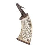 Gro&szlig;e Musketier-Pulverflasche mit jagdlicher Gravur, N&uuml;rnberg, um 1600