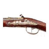 Bedeutende silbermontierte, jagdliche Steinschlossb&uuml;chse von Meister Ivan Permiak, St. Petersburg, um 1770