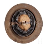 Stahlhelm M 17 "Brodie" mit einer Halterung f&uuml;r das Kettenvisier
