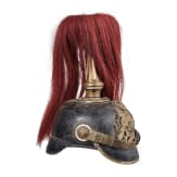 Helm M 1886 f&uuml;r einen Reservisten mit Paradebusch und Helm&uuml;berzug