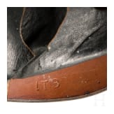 Helm M 1886 f&uuml;r Mannschaften des Train mit schwarzem Paradebusch