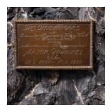 Bronzeskulptur eines Grenadiers als Abschiedsgeschenk des Offizierskorps des Grenadier-Regts. K&ouml;nig Karl (5. W&uuml;rtt.) Nr. 123 an einen Major, 1910