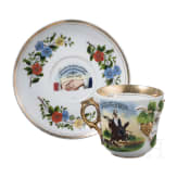 Geschenkteller und Tasse eines K&ouml;nigsulanen
