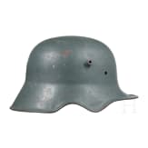 Zwei Helmglocken