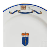 Porzellanteller aus dem Kaiserservice der Offiziersmesse der "S.M.S. Churfuerst Friedrich Wilhelm"