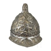 Getriebene und vergoldete Parade-Sturmhaube im Stil der Renaissance, Mailand, um 1860