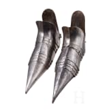 Ein Paar Panzerschuhe im gotischen Stil, deutsch, 19. Jhdt.