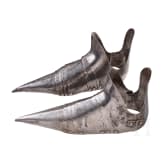 Ein Paar Panzerschuhe im gotischen Stil, deutsch, 19. Jhdt.