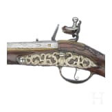 Lange und silbermontierte Steinschlosspistole, L&uuml;ttich, um 1730