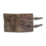 Fragment eines mittelitalischen G&uuml;rtels mit zwei G&uuml;rtelhaken, 3. Jhdt. v. Chr.