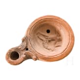 &Ouml;llampe mit Darstellung von Faustk&auml;mpfern, r&ouml;misch, Mitte 1. Jhdt. n. Chr.