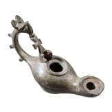 &Ouml;llampe aus Bronze mit Tierkopf und Kreuz, fr&uuml;hbyzantinisch, 6. - 7. Jhdt.