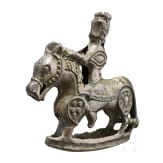 Beschlag mit Reiter aus Zinnbronze, finno-ugrisch, 11. Jhdt.