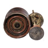 Kun-It-Betel-Beh&auml;lter aus Bambus und Lack sowie t&uuml;rmchenf&ouml;rmige Spendenbox, Burma, 20. Jhdt.