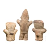Drei bemalte Tonidole, Chancay-Kultur, 13. - 15. Jhdt.