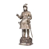 Historismusfigur eines Ritters nach den Figuren am Grab von Maximilian I. ("Schwarze Mander") in der Innsbrucker Hofkirche, Hanau, Neresheimer & S&ouml;hne (gegr. 1893), um 1900