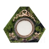 Mit Gold und Diamanten besetzter Nephrit-Fotorahmen im Stil von Faberg&eacute;