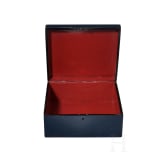 Gro&szlig;e Lack-Schatulle "J&auml;ger bei der Rast", Russland, Fedoskiner Arbeitsgenossenschaft ehemaliger Meister der Fabrik Lukutin, 1913-17
