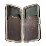 Lack-Etui und kleines Tablett, Russland, Ostaschkow, Werkstatt Osip F. Wischnjakow mit S&ouml;hnen, 1885 - 1888