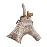 Geweih-Pulverflasche, Ungarn/Siebenb&uuml;rgen, um 1700 und sp&auml;ter