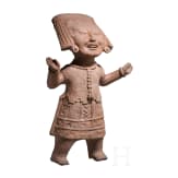 A Pre-Columbian "Sonriente" clay figure, Mexico, Veracruz, Remojadas, 600 to 900 A.D.
