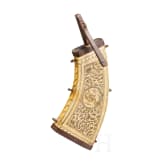 A German musketeer powder flask, circa 1600