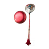A Russian silver and red lacquer pillbox and tea spoon, Moscow, G. Sbitniev (pillbox), 1908-17