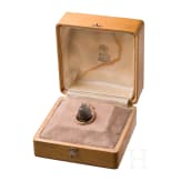 A Russian 14ct gold pendant with agate stone bird in the manner of Faberg&eacute;, 20th century